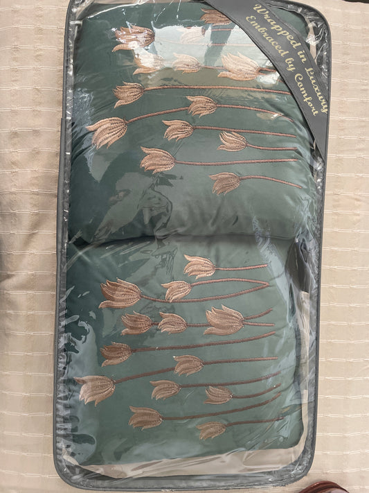 Cushion 1+2+2